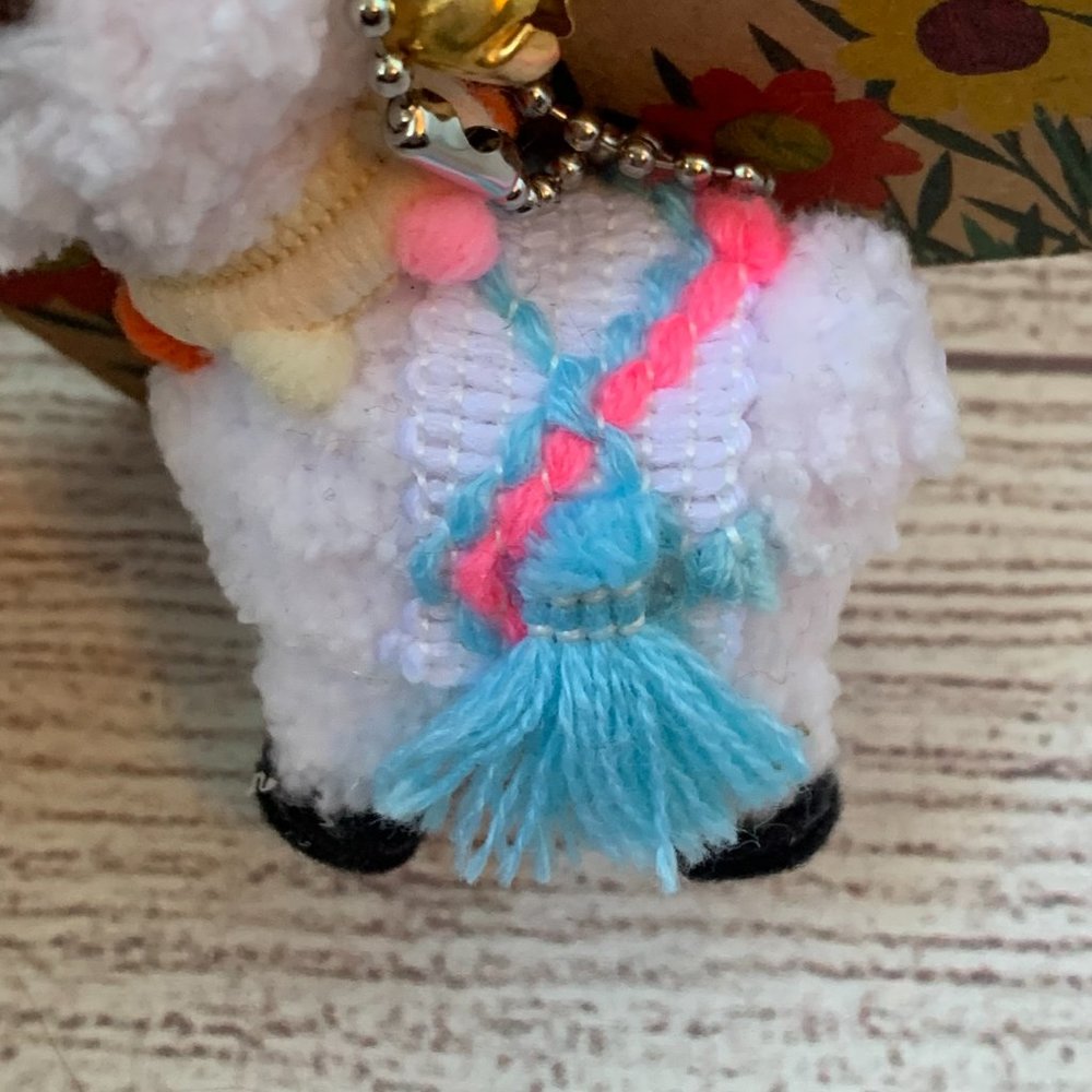 Llama Keychain with Colorful Collar and Decorative Back Made with Knit String - Picture 5 of 8